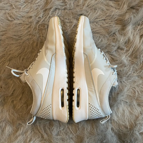 Women’s Nike Air Max Thea Size: 7.5 - Picture 4 of 8